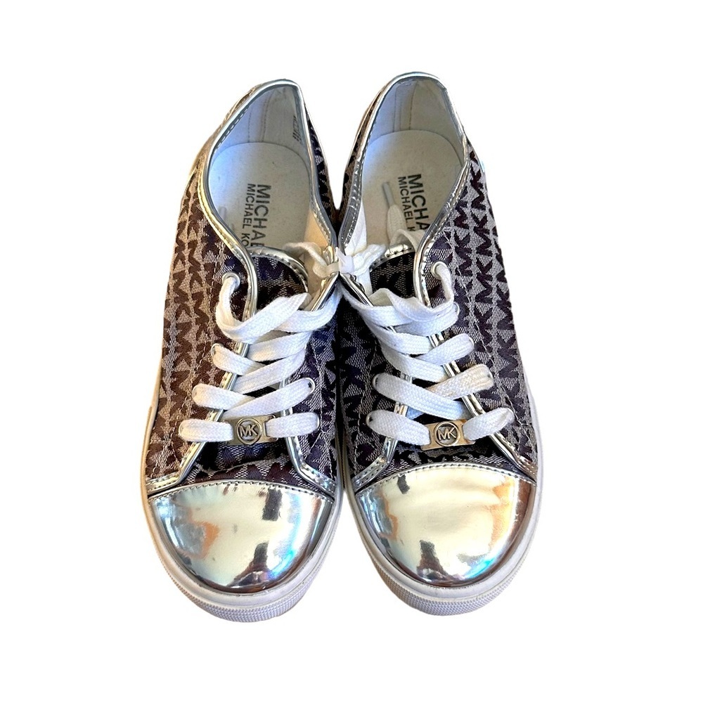 🌻 4/$25 - Michael Kors Poppy Color Block Logo Sneakers - Silver - Picture 2 of 6